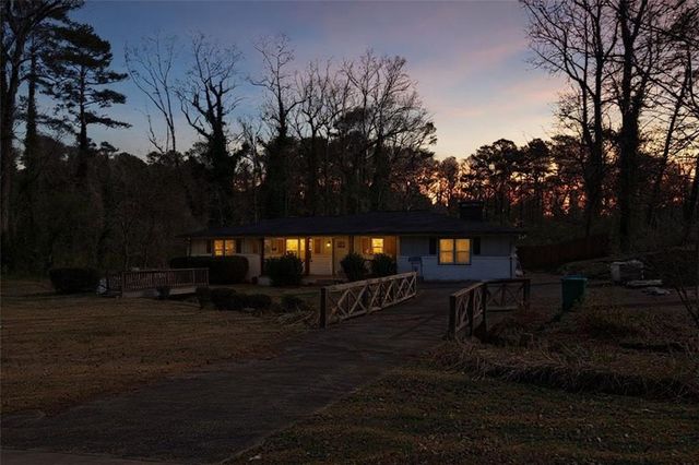 1532 Alverado Way, Decatur, GA 30032