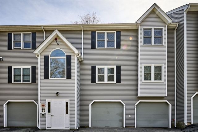 124 Tennis Plaza Rd 42, Dracut, MA 01826