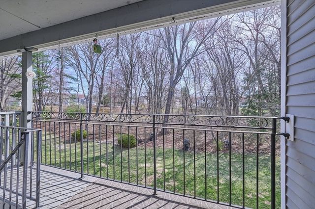 124 Tennis Plaza Rd 42, Dracut, MA 01826