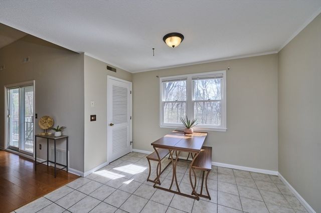 124 Tennis Plaza Rd 42, Dracut, MA 01826