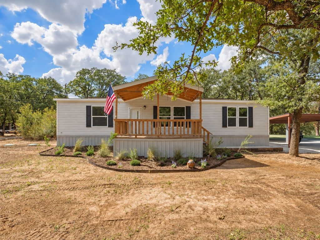 106 Summers Circle, Azle, TX 76020 — exterior