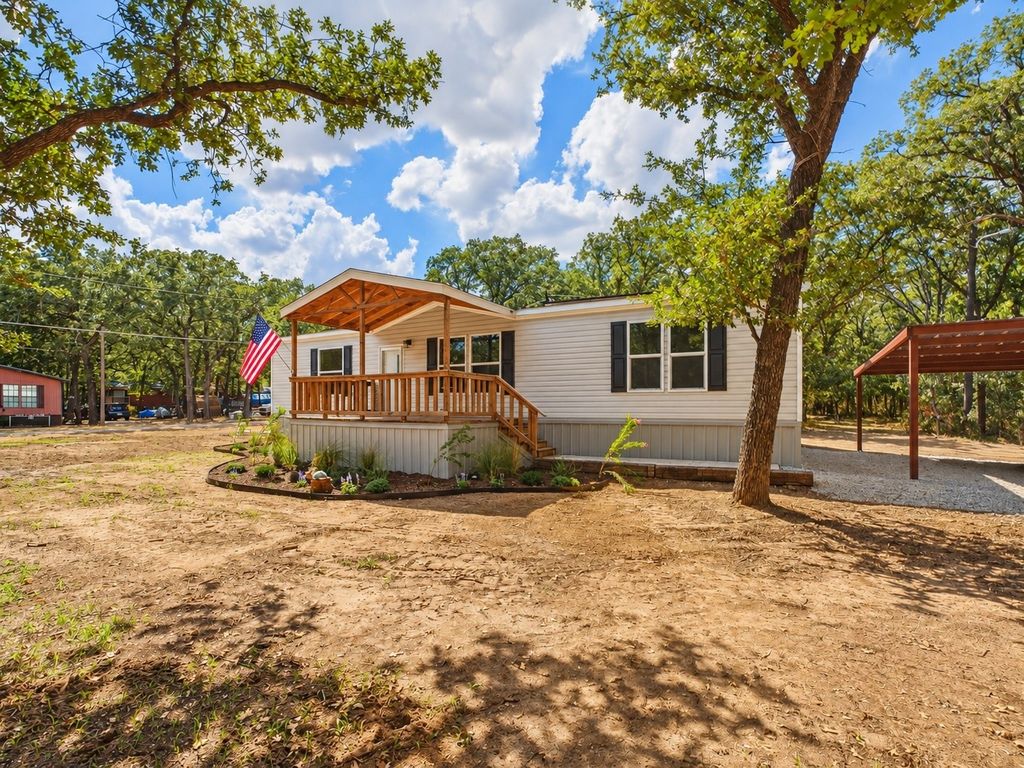 106 Summers Circle, Azle, TX 76020 — photo 2