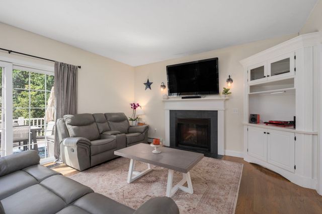 62 Pinsonnault Lane, North Attleboro, MA 02760