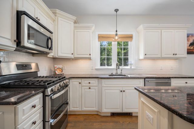 62 Pinsonnault Lane, North Attleboro, MA 02760