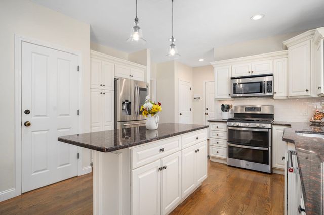 62 Pinsonnault Lane, North Attleboro, MA 02760