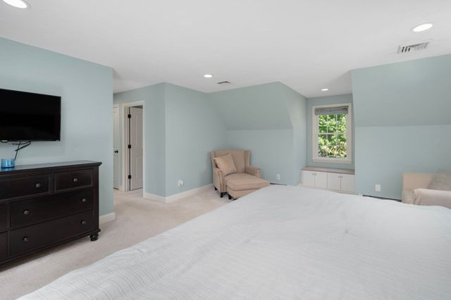 62 Pinsonnault Lane, North Attleboro, MA 02760
