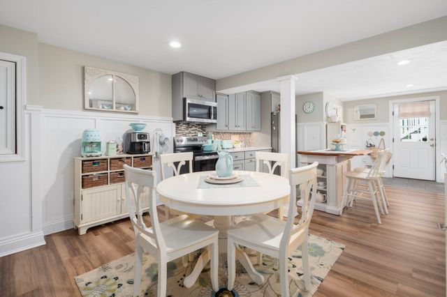 62 Pinsonnault Lane, North Attleboro, MA 02760
