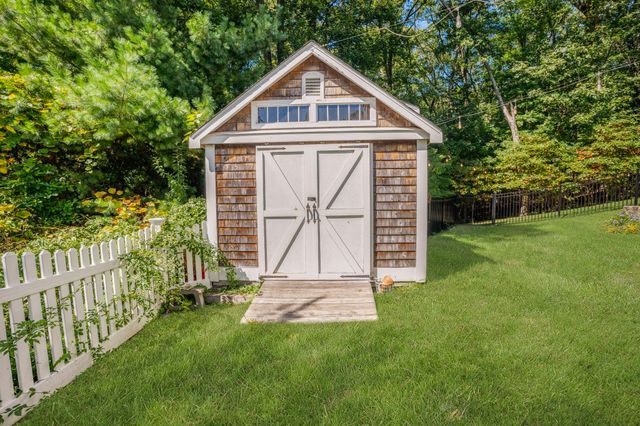 62 Pinsonnault Lane, North Attleboro, MA 02760
