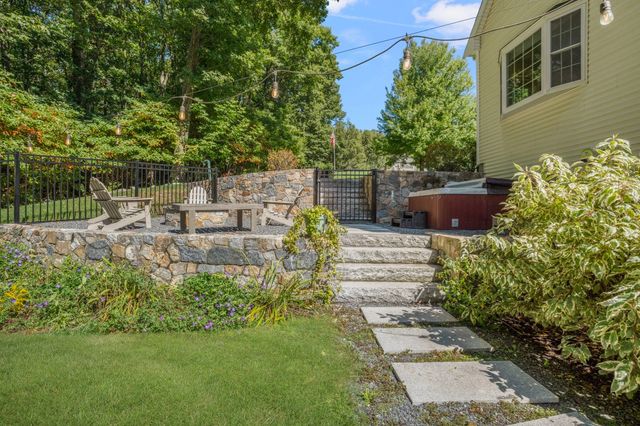 62 Pinsonnault Lane, North Attleboro, MA 02760