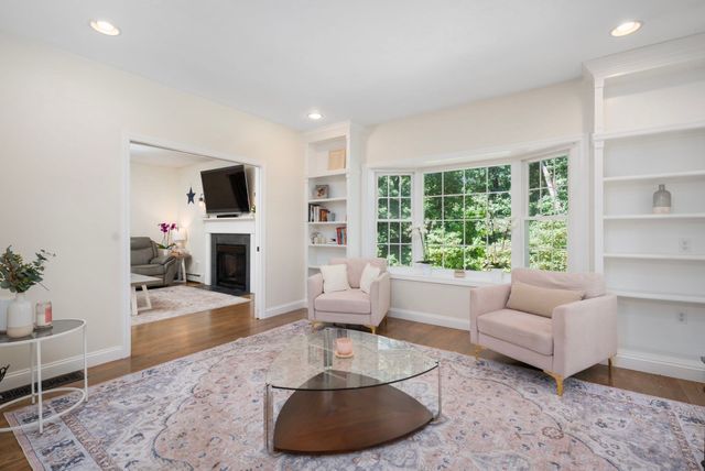 62 Pinsonnault Lane, North Attleboro, MA 02760