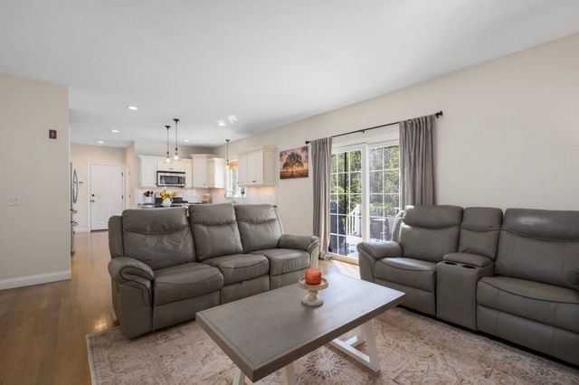 62 Pinsonnault Lane, North Attleboro, MA 02760