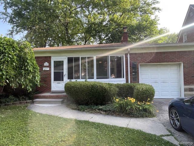21607 Madison Street, St. Clair Shores, MI 48081