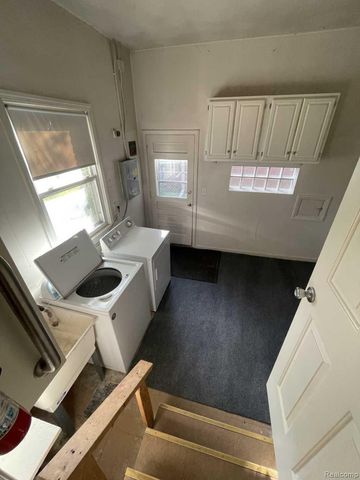 21607 Madison Street, St. Clair Shores, MI 48081