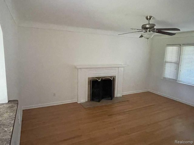 21607 Madison Street, St. Clair Shores, MI 48081