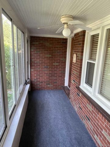 21607 Madison Street, St. Clair Shores, MI 48081