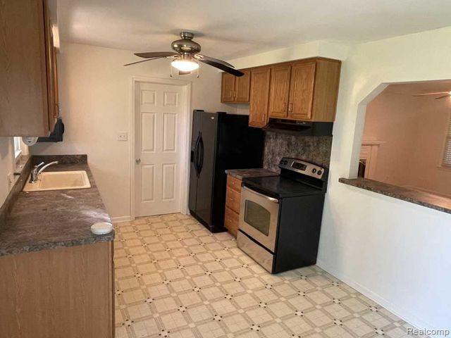 21607 Madison Street, St. Clair Shores, MI 48081