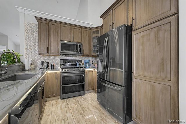 370 Roosevelt Street, Canton, MI 48188