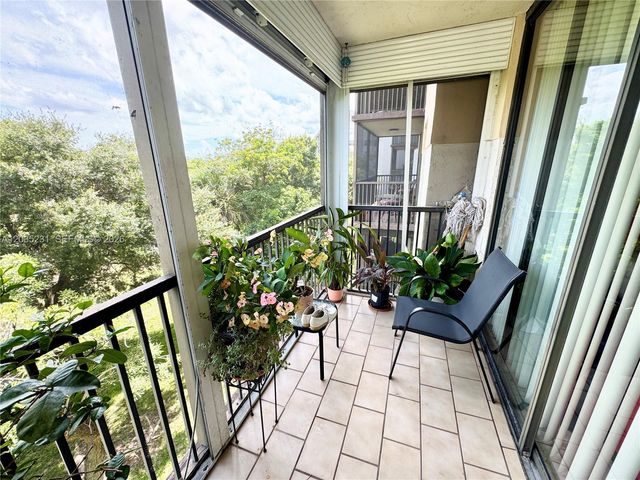 5570 NW 44th Street 408A, Lauderhill, FL 33319