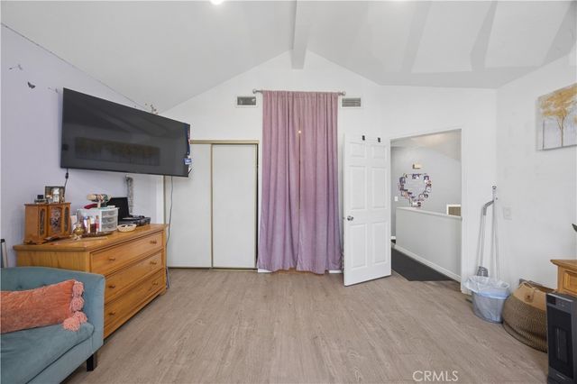 9864 California Avenue 18, South Gate, CA 90280