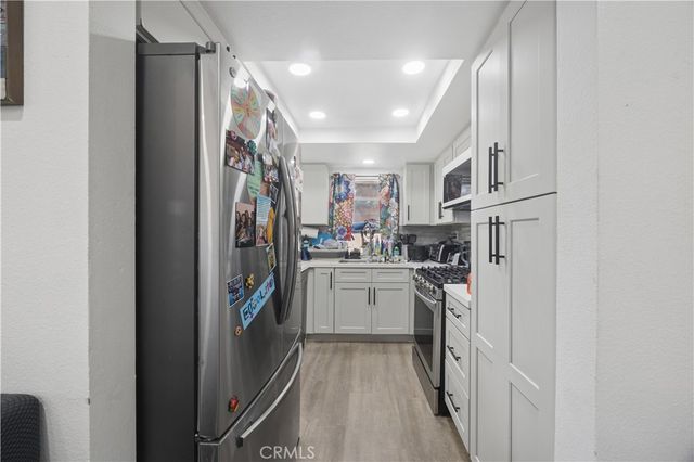 9864 California Avenue 18, South Gate, CA 90280