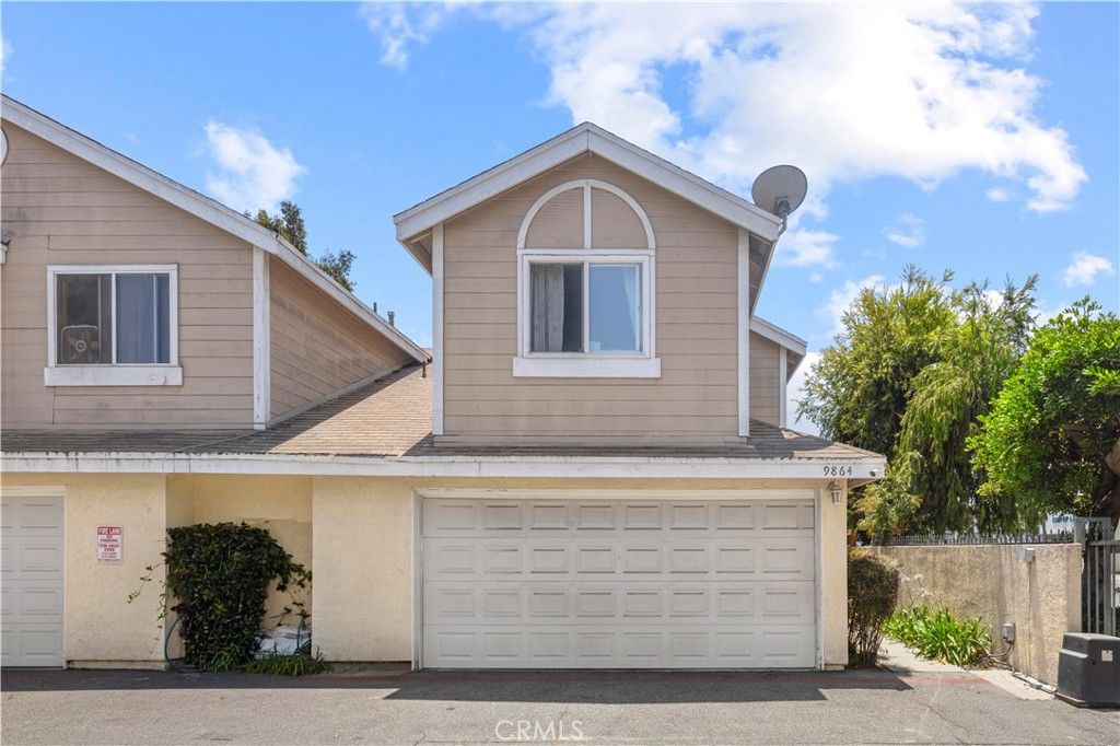 9864 California Avenue 18, South Gate, CA 90280