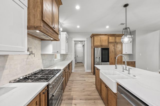 95 Longhorn Loop, New Waverly, TX 77358