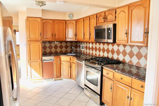 16324 20th Avenue, Whitestone, NY 11357
