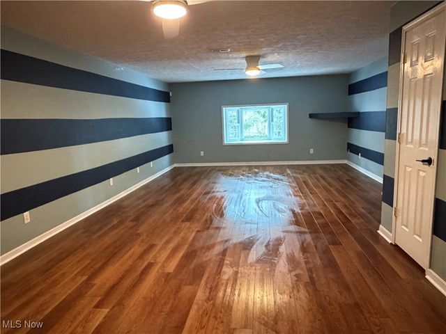 1039 Rector Road, Parkersburg, WV 26105