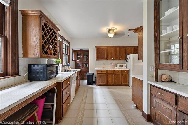 3417 Seminole Street, Detroit, MI 48214