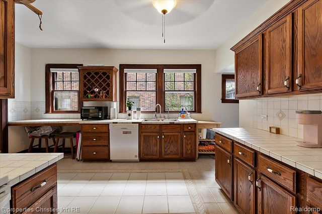 3417 Seminole Street, Detroit, MI 48214