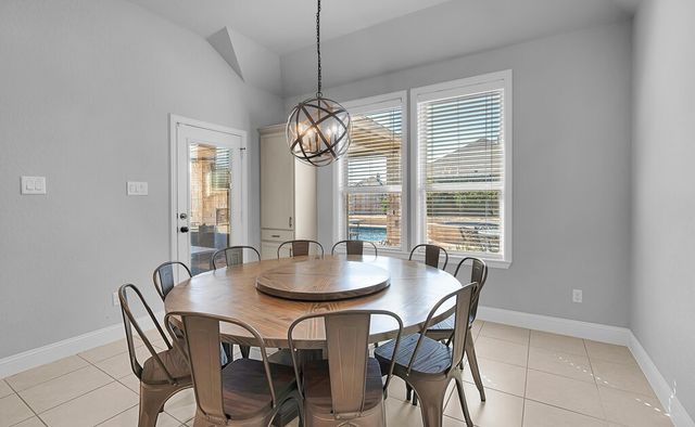 1085 Hesselridge Drive, Hewitt, TX 76643