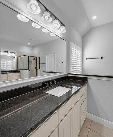 1085 Hesselridge Drive, Hewitt, TX 76643