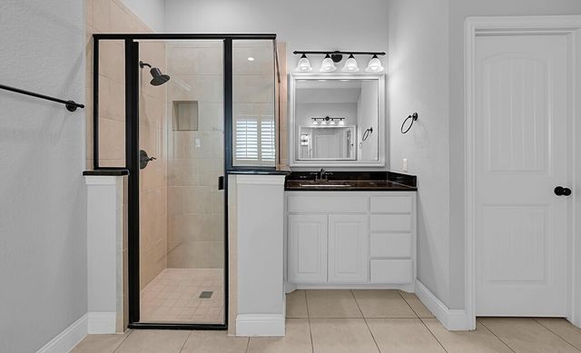 1085 Hesselridge Drive, Hewitt, TX 76643