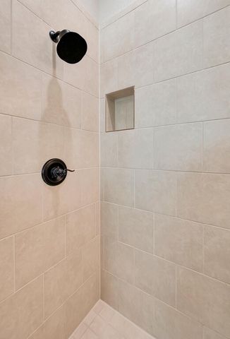 1085 Hesselridge Drive, Hewitt, TX 76643