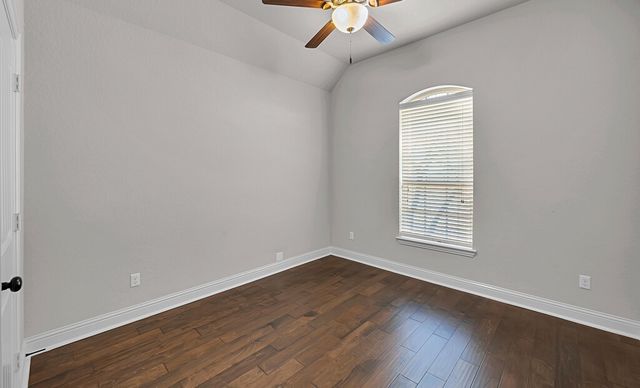 1085 Hesselridge Drive, Hewitt, TX 76643