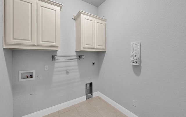 1085 Hesselridge Drive, Hewitt, TX 76643