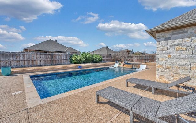 1085 Hesselridge Drive, Hewitt, TX 76643