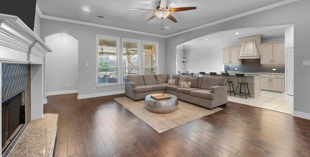 1085 Hesselridge Drive, Hewitt, TX 76643