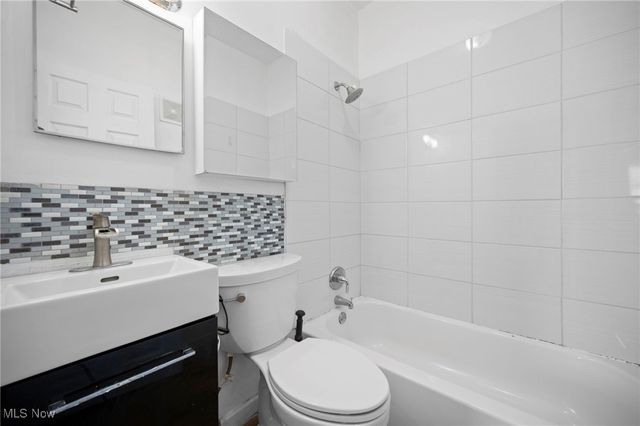 4248 Brookway Lane, Brooklyn, OH 44144