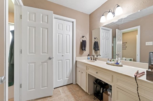 102 Royal Oaks Drive, Greenville, TX 75402