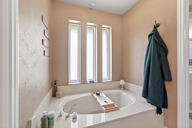 102 Royal Oaks Drive, Greenville, TX 75402