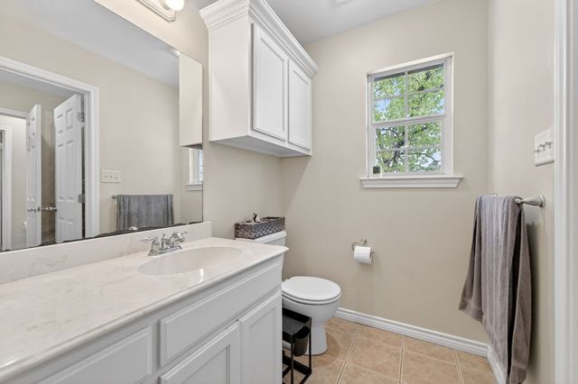 102 Royal Oaks Drive, Greenville, TX 75402