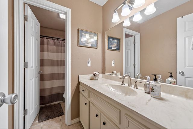 102 Royal Oaks Drive, Greenville, TX 75402