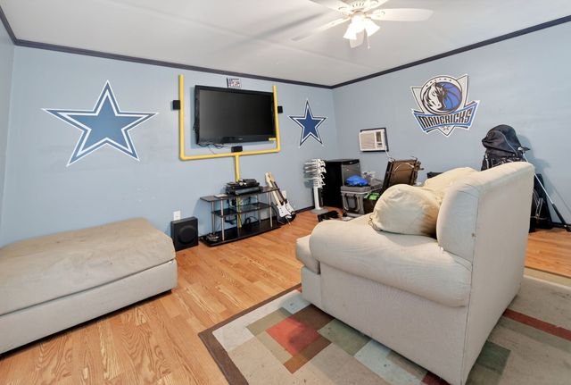 102 Royal Oaks Drive, Greenville, TX 75402