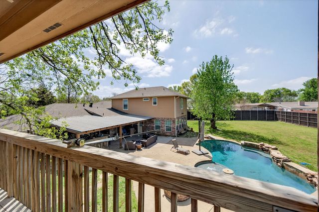 102 Royal Oaks Drive, Greenville, TX 75402