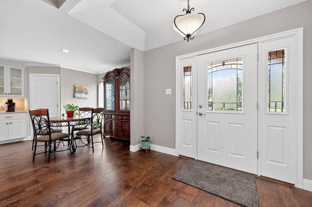 102 Royal Oaks Drive, Greenville, TX 75402