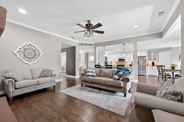 102 Royal Oaks Drive, Greenville, TX 75402