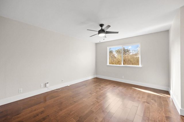 1907 Dauphine CV, Austin, TX 78727