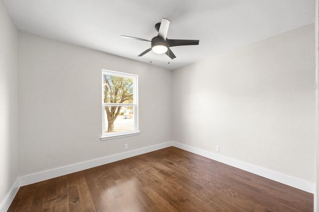 1907 Dauphine CV, Austin, TX 78727