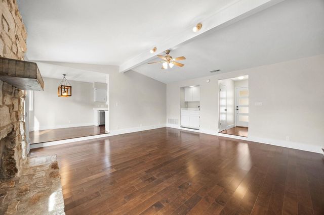 1907 Dauphine CV, Austin, TX 78727